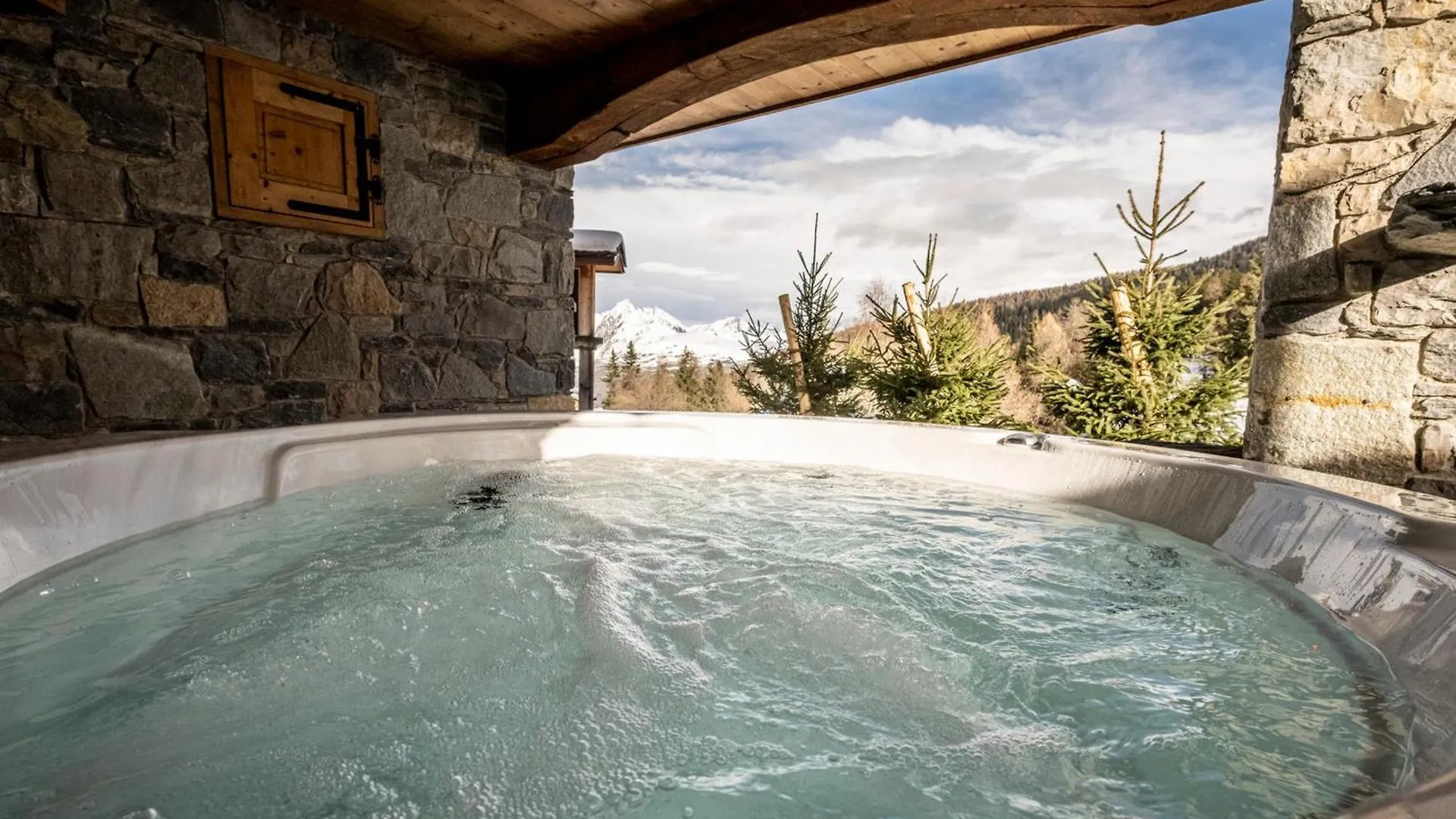 Chalet Spacieux Avec Jacuzzi Et Vue Mont Blanc, 5 Chambres, Wifi - Fr-1-181-2792 La Plagne-Tarentaise 0*,  France